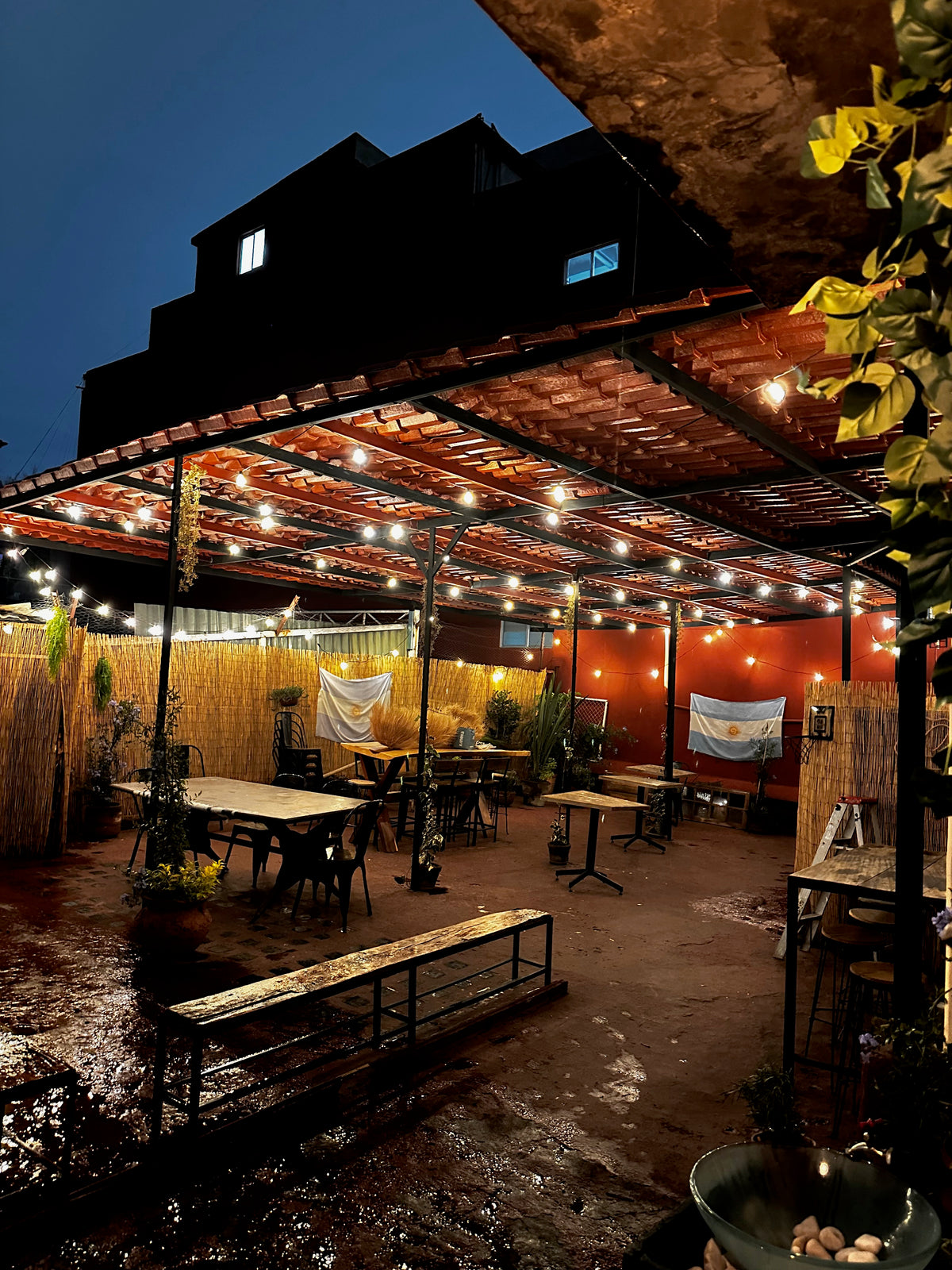 Terraza de Asaditos Club de noche con luces